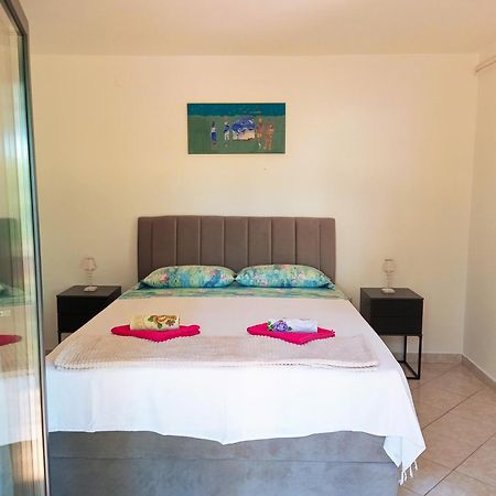 Apartments Nela พูลา ภายนอก รูปภาพ