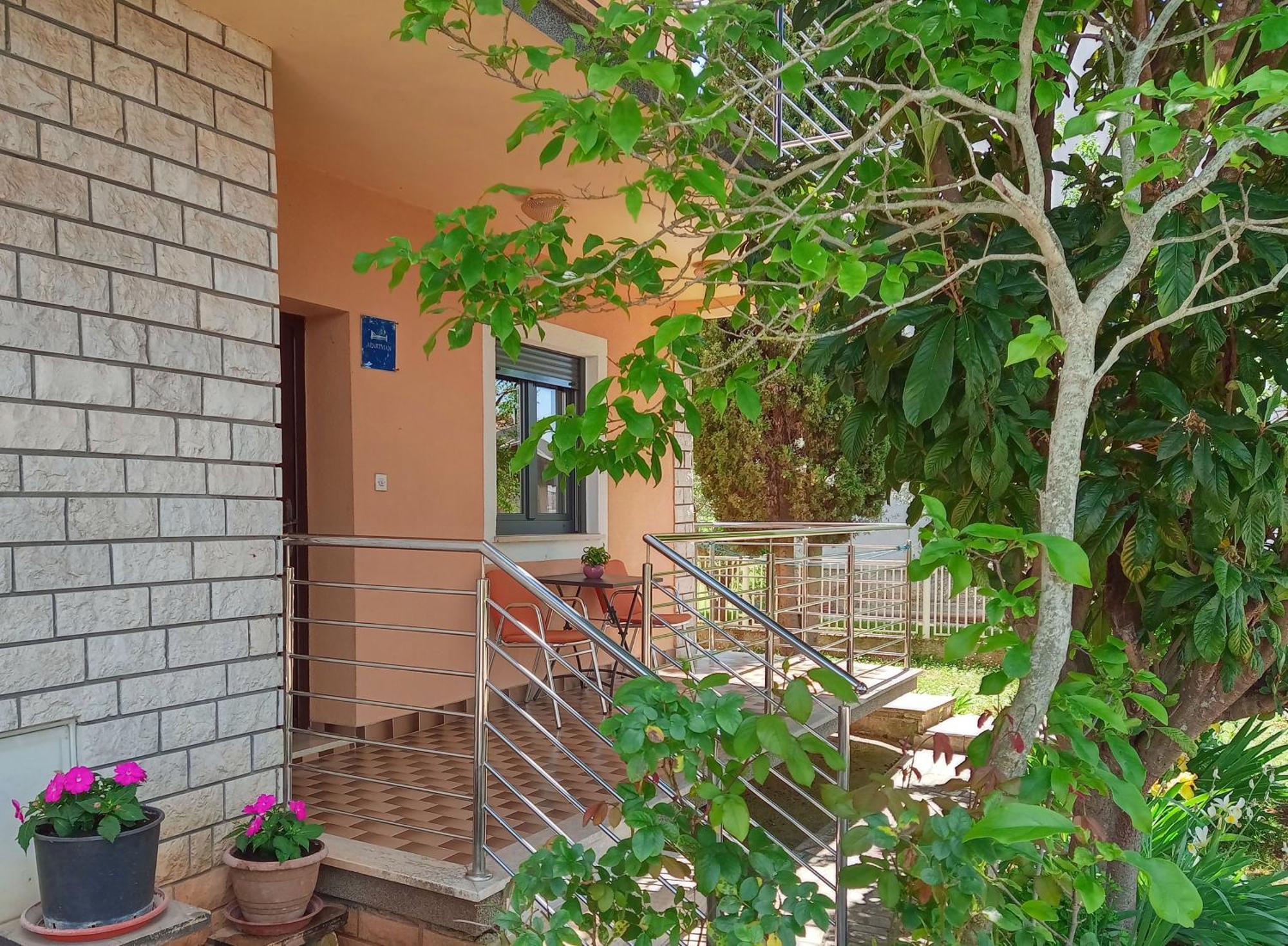 Apartments Nela พูลา ภายนอก รูปภาพ