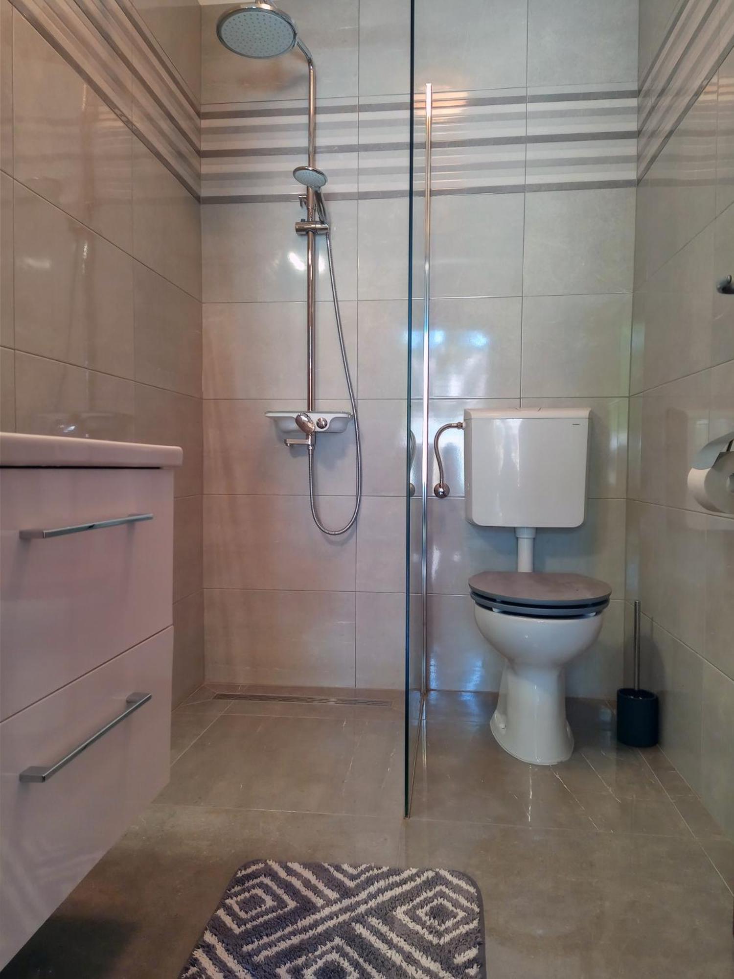 Apartments Nela พูลา ภายนอก รูปภาพ